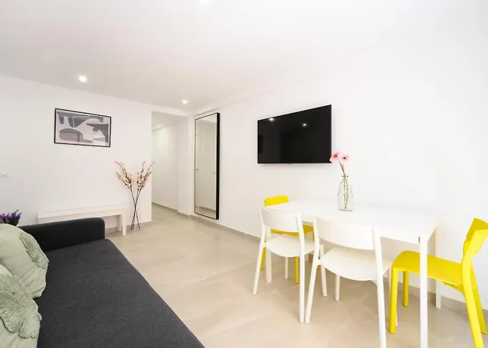 Edificio Belgica By 10tosea פואנגירולה