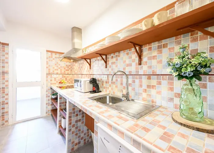 Edificio Belgica By 10tosea פואנגירולה